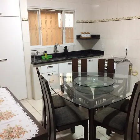 Casa Familiar em Campinas com 2 Quartos, 1 banheiro, 1 vaga para carro-2